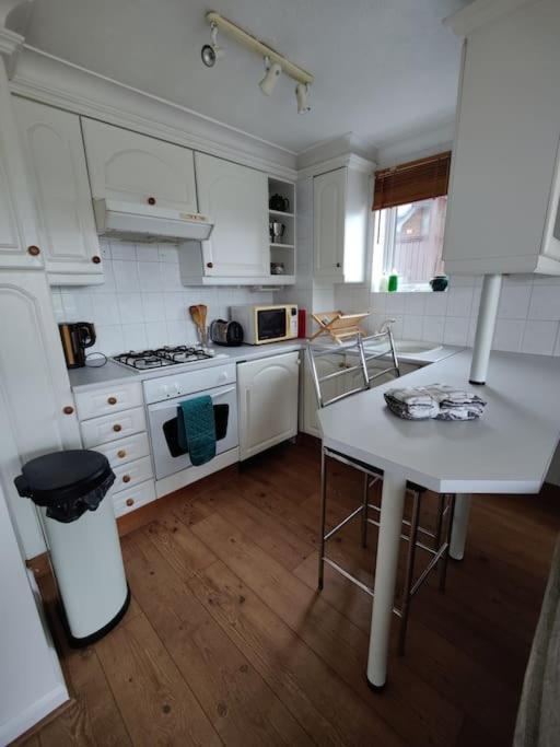 Stunning 1 Bedroom Apartment Over Looking River Rye Exterior foto